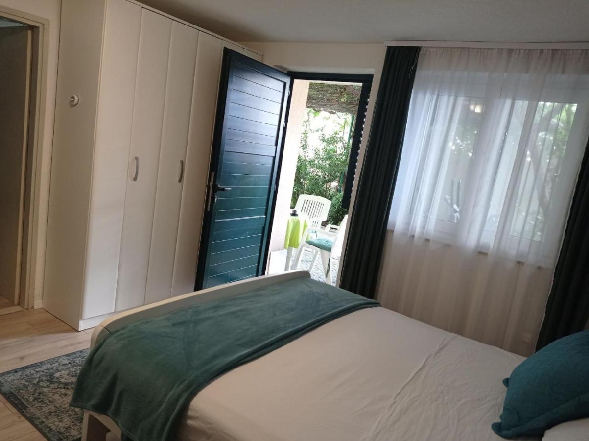 Apartments Bride'S Rock Baska Voda Exterior photo