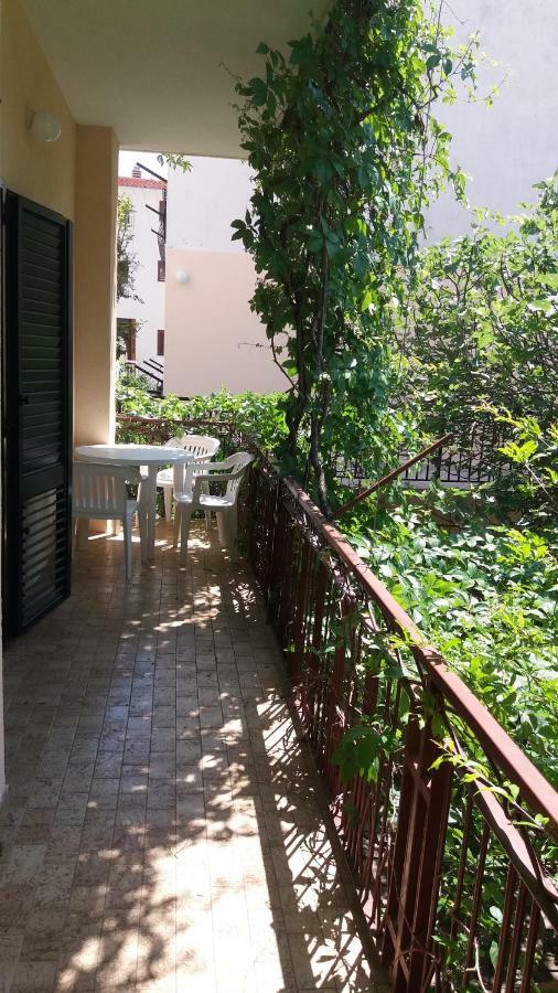 Apartments Bride'S Rock Baska Voda Exterior photo